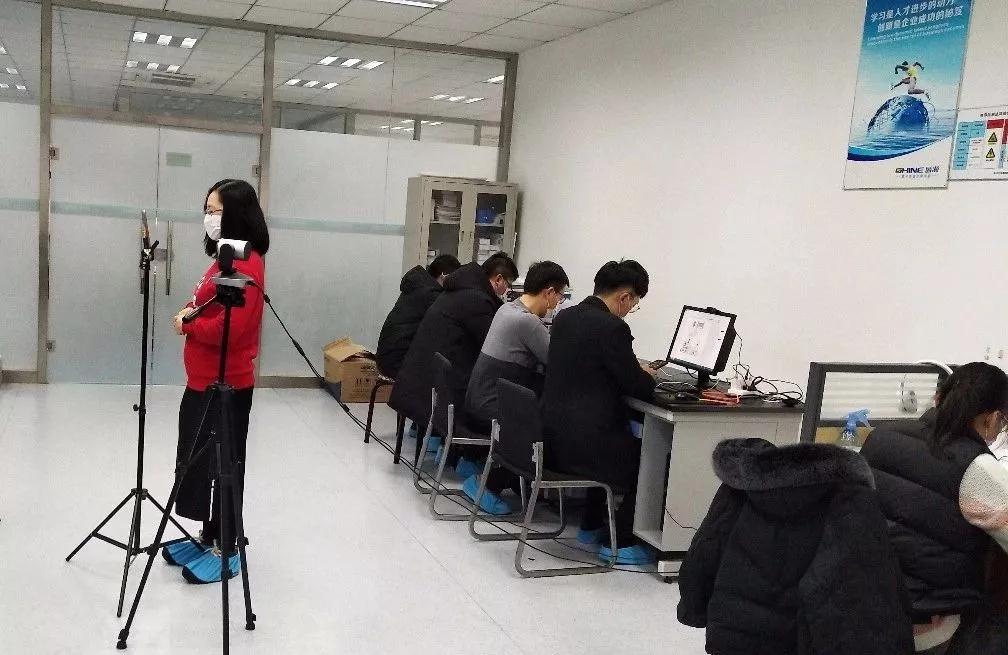 盛瀚售后工程師們?cè)诰€解答問(wèn)題 盛瀚售后工程師們?cè)诰€解答問(wèn)題