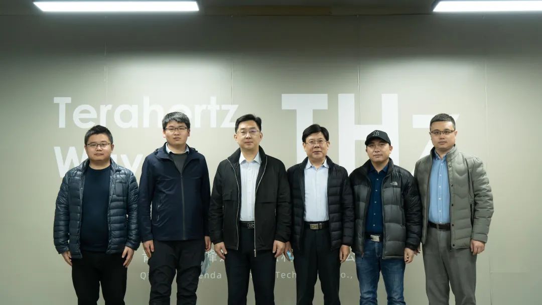 青島科技大學(xué)分析測試中心領(lǐng)導(dǎo)參觀盛瀚，探討校企合作新模式