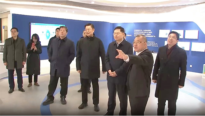 青島市委副書記、市長趙豪志調(diào)研青源峰達(dá)太赫茲關(guān)鍵技術(shù)研發(fā)和科技成果轉(zhuǎn)化工作